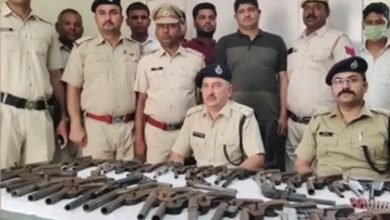 Photo of नारनौल में पकड़ा गया हथियारों का जखीरा: मौत का सामान- देशी कट्‌टे और कारतूस बरामद